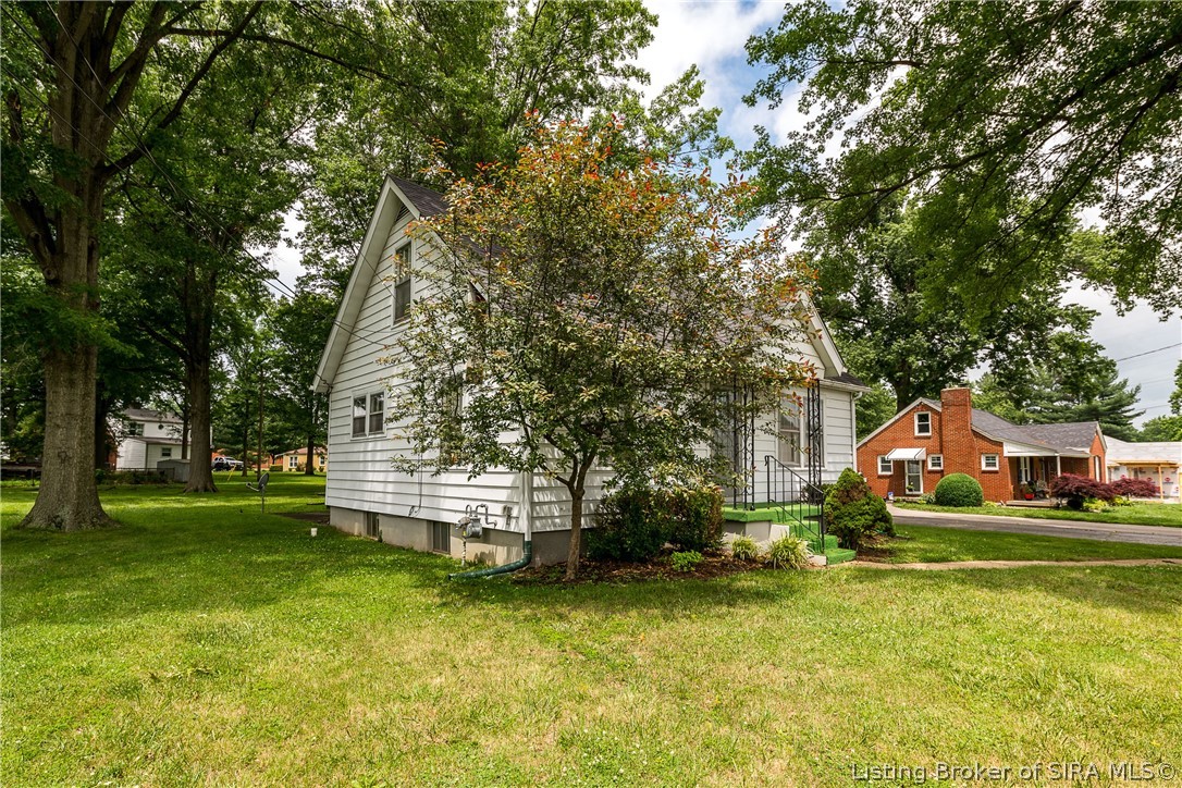 1527 Slate Run Road New Albany, IN 47150 - Photo 3 of 28 Gallery Image 3