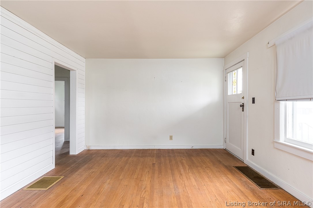 1527 Slate Run Road New Albany, IN 47150 - Photo 6 of 28 Gallery Image 6