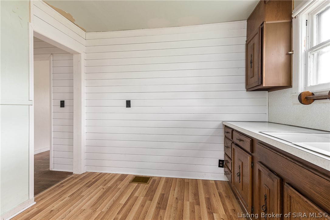 1527 Slate Run Road New Albany, IN 47150 - Photo 9 of 28 Gallery Image 9