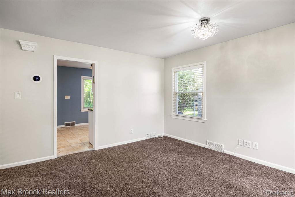 15711 West 14 Mile Road Franklin, MI 48025 - Photo 4 of 18