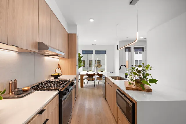 $4,525 | 1941 Sawdust Road, Unit 169, The Woodlands, TX 77380