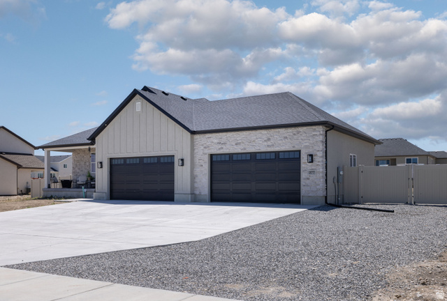 377 West Rigdon Street South Grantsville, UT 84029 - Photo 3 of 44