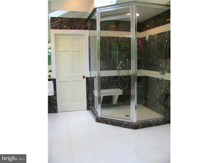 513 Gatewood Road Cherry Hill, NJ 08003 - Photo 14 of 23 Master Bathroom