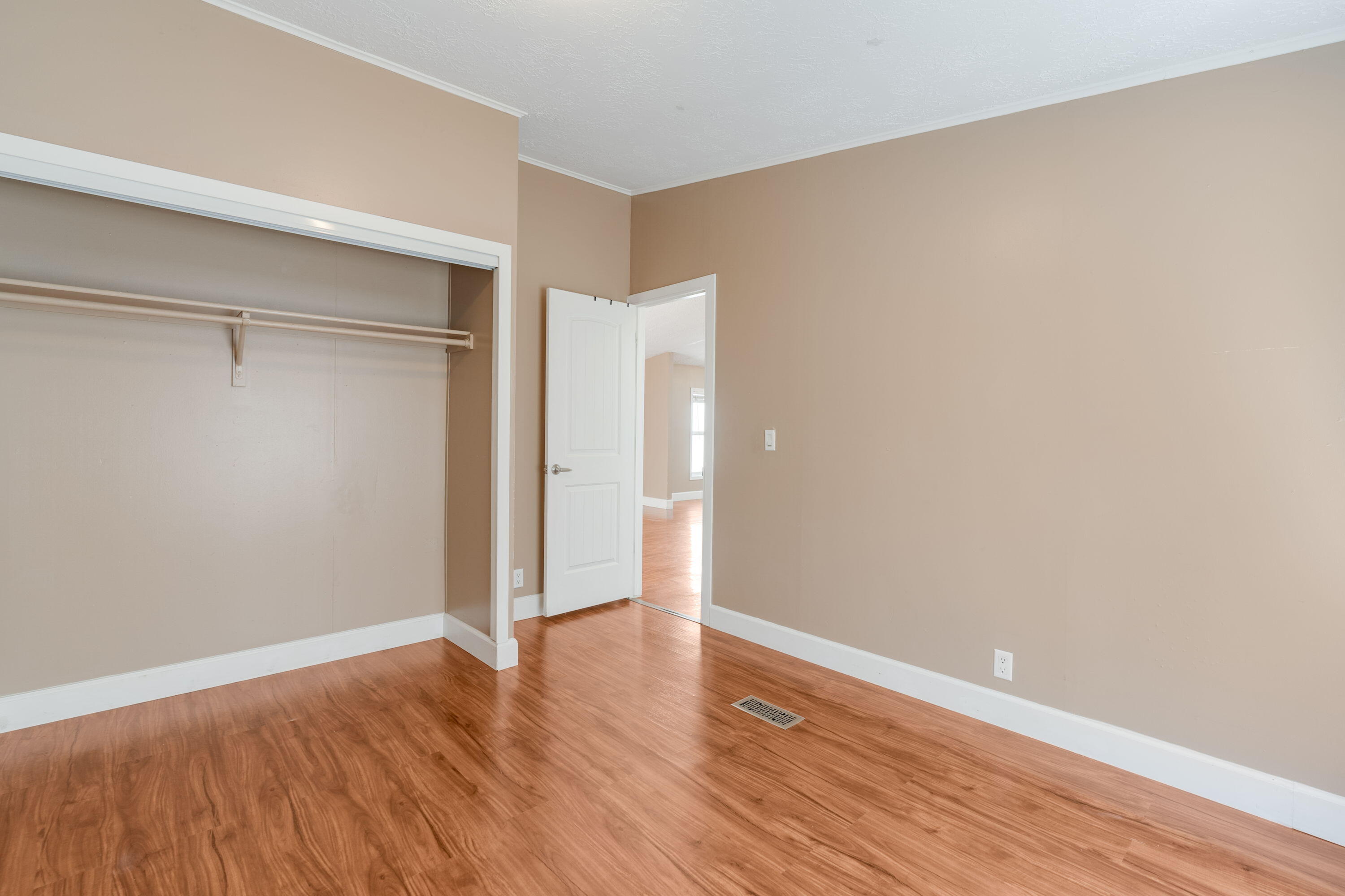 55951 Snow Goose Road Bend, OR 97707 - Photo 28 of 42 Third bedroom.
