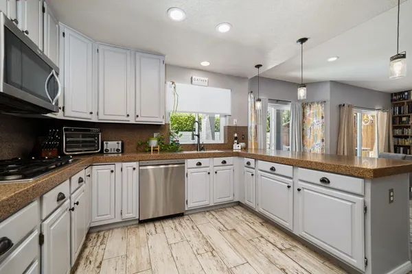 $699,000 | 41945 Maryn Court, Palm Desert, CA 92211