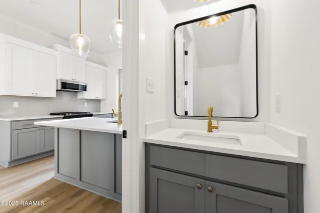 $1,975 | 202 Steiner Oaks, Lafayette, LA 70508