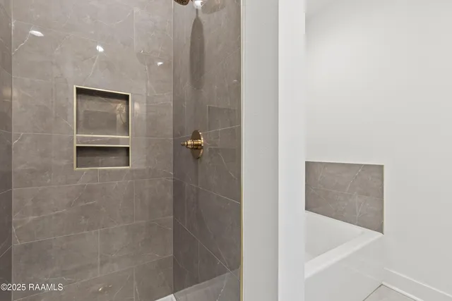 $1,975 | 202 Steiner Oaks, Lafayette, LA 70508