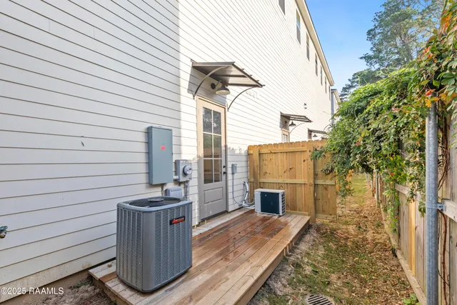 $1,975 | 202 Steiner Oaks, Lafayette, LA 70508