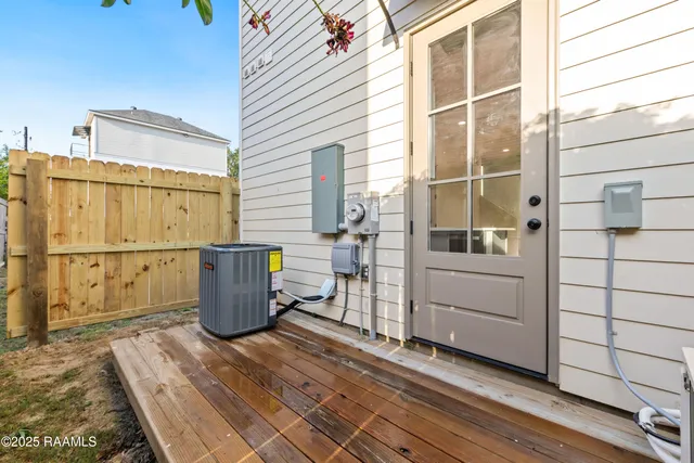 $1,975 | 202 Steiner Oaks, Lafayette, LA 70508