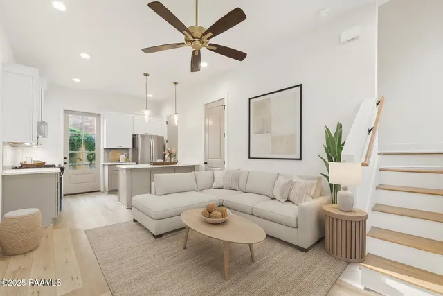 $1,975 | 202 Steiner Oaks, Lafayette, LA 70508