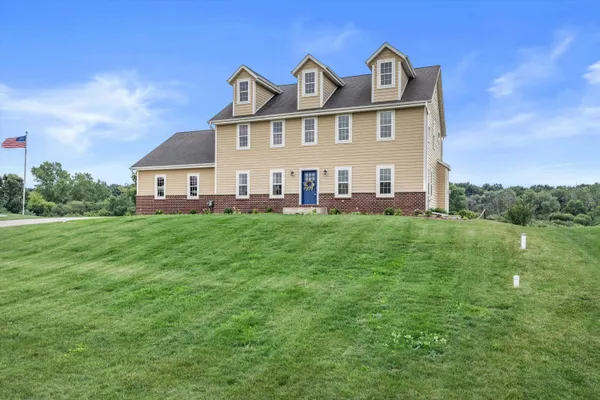 $825,000 | N94-w25549 Norwauk Road, Colgate, WI 53017