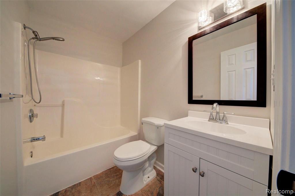 1242 Labrosse Street Detroit, MI 48226 - Photo 39 of 55