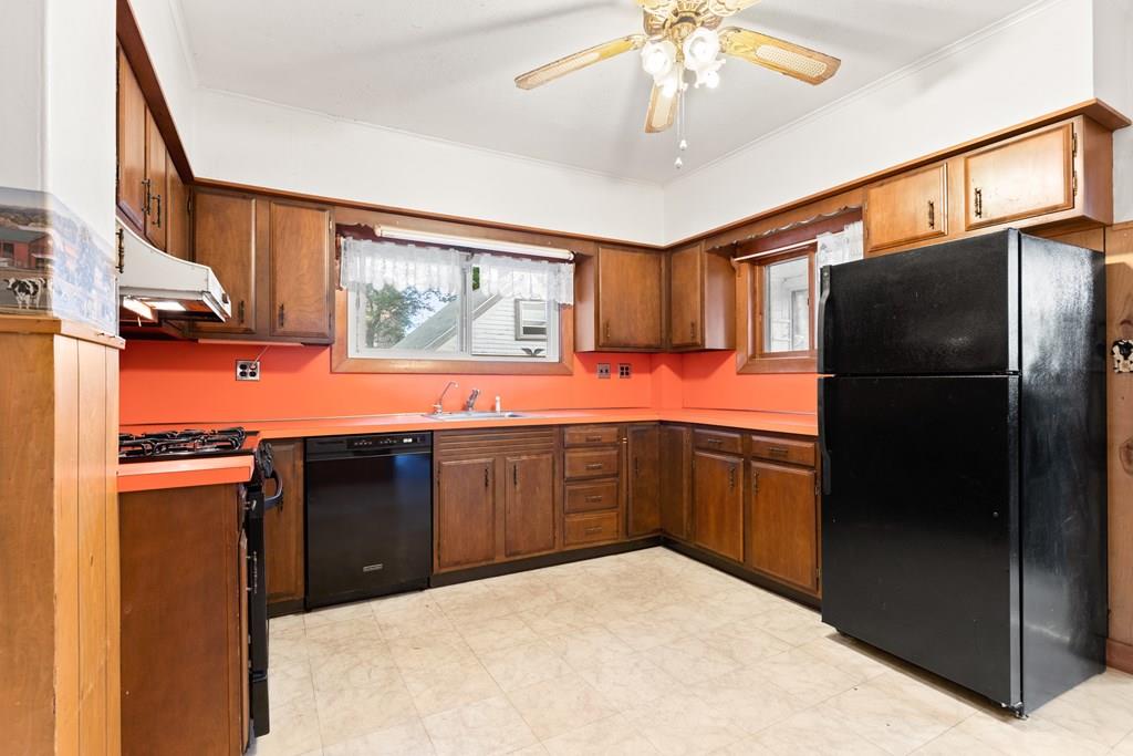 34 Walnut Street Maynard, MA 01754 - Photo 18 of 30 Gallery Image 18