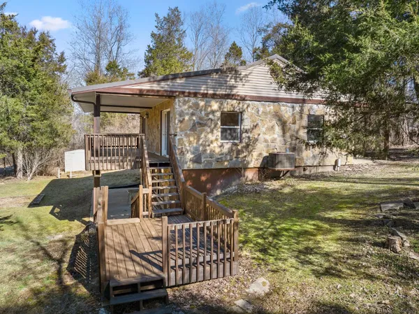 $375,000 | 18433 Wade Hill Road, Patriot, IN 47038