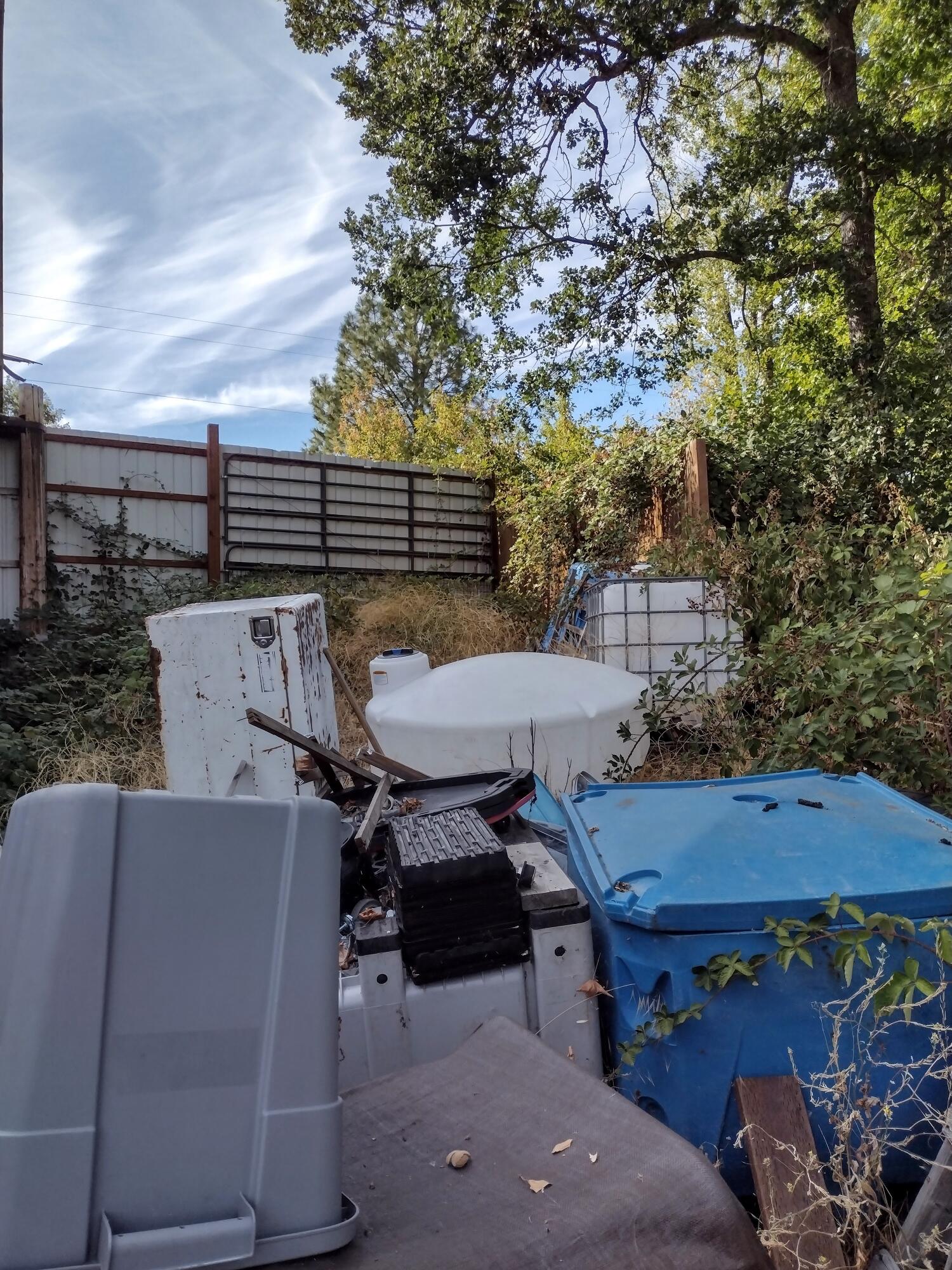 1660 Pine Grove Road Rogue River, OR 97537 - Photo 5 of 5 Back side of gate reveals steep driveway to the pole barn.
