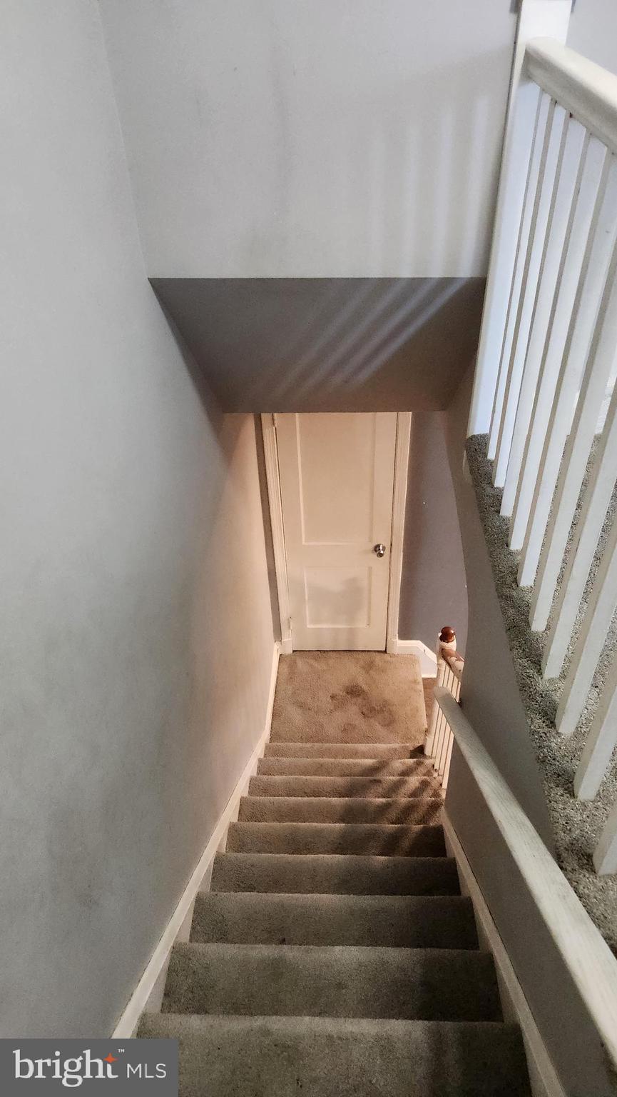 1024 Wicklow Road Baltimore, MD 21229 - Photo 30 of 44 a view of entryway