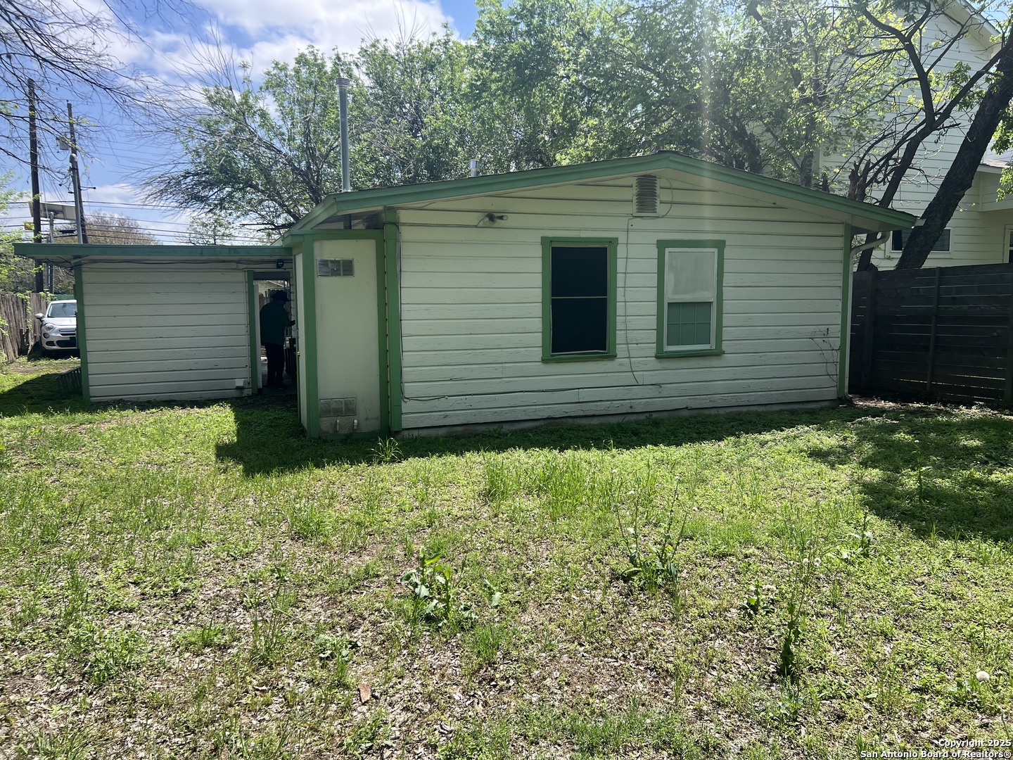 1414 Vargas Road Austin, TX 78741 - Photo 3 of 4 a view of a backyard of the house