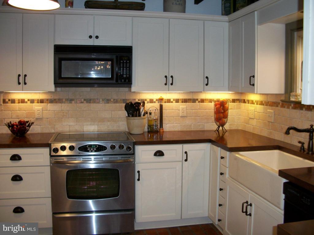 153 College Avenue Mountville, PA 17554 - Photo 3 of 26 Gallery Image 3