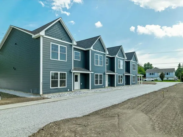 $379,000 | 189 Pearl Street, Unit 101, St. Albans, VT 05478