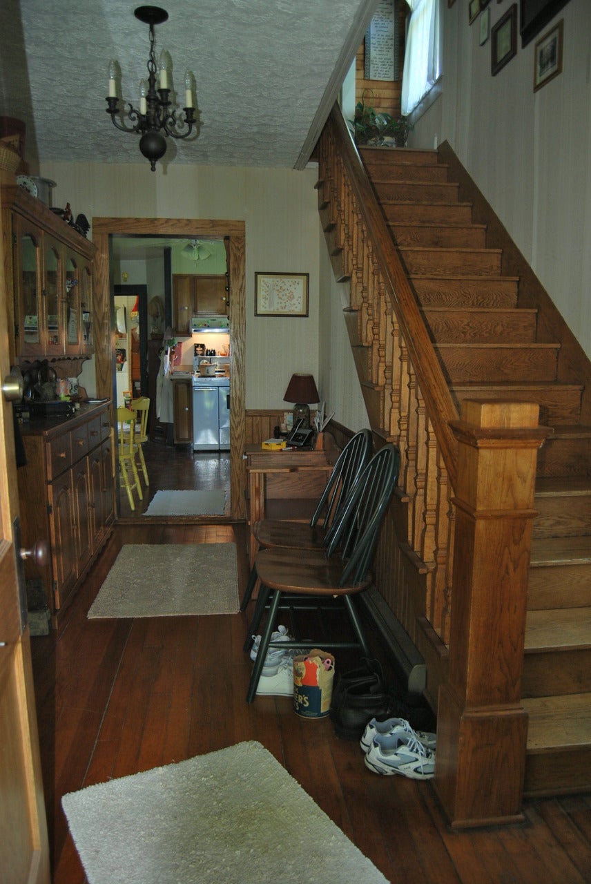 136 Grassy Meadows Road Alderson, WV 24910 - Photo 5 of 17 Foyer