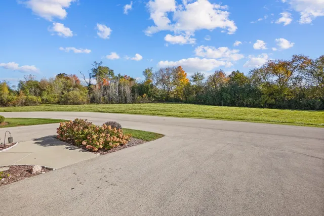 $339,900 | 1632 Grey Fox Trail, Unit 22, Mukwonago, WI 53149