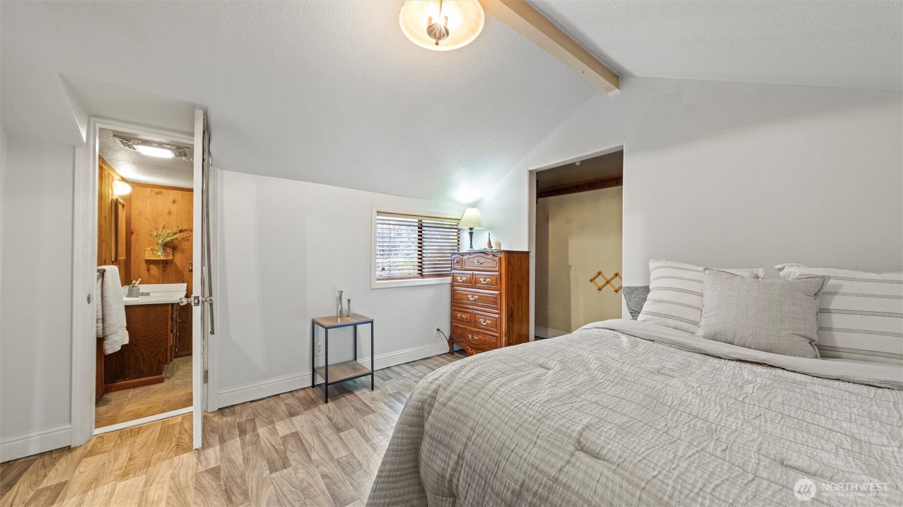 10246 Mill Creek Road Walla Walla, WA 99362 - Photo 13 of 31 a bedroom with a bed and a large mirror