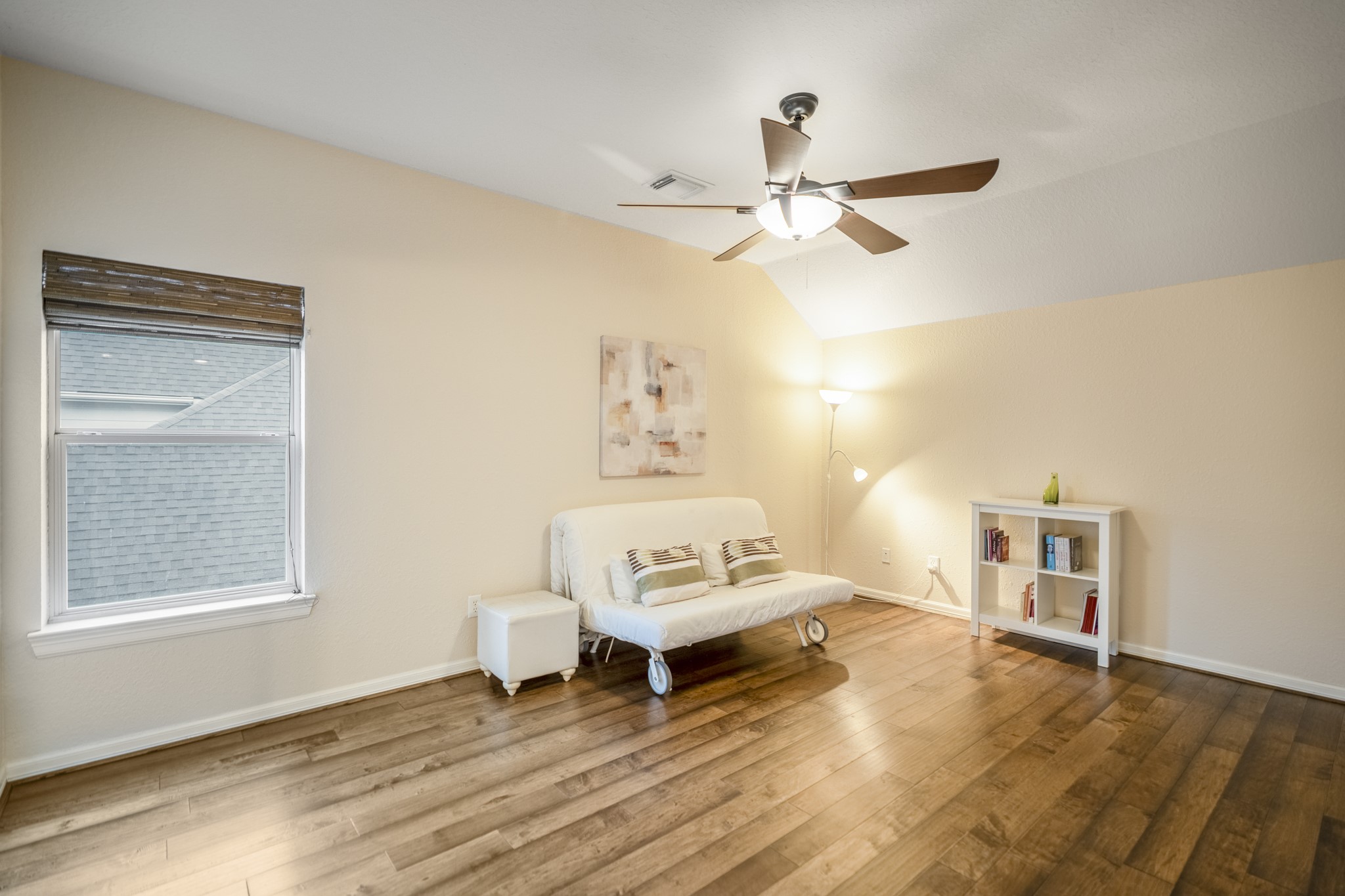 67 North Pentenwell Circle Spring, TX 77382 - Photo 35 of 50 a living room with furniture and a window