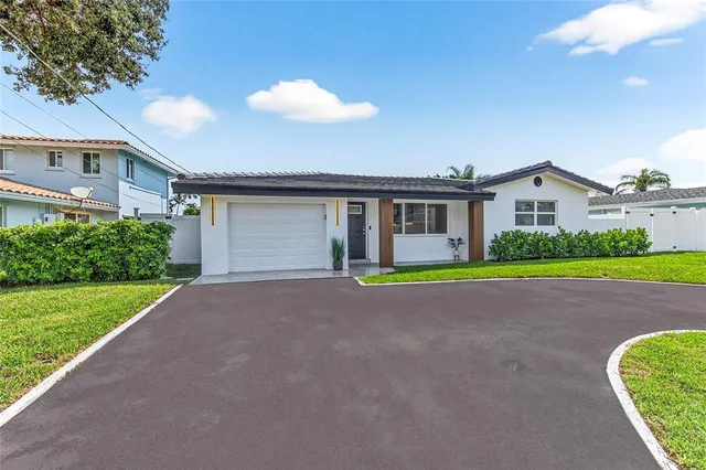 a view of outdoor space yard and front view of a house