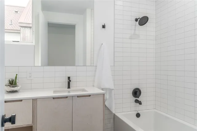 $4,200 | 921 Tillery Street, Unit B, Austin, TX 78702