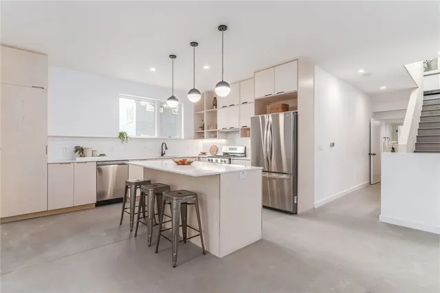 $4,200 | 921 Tillery Street, Unit B, Austin, TX 78702