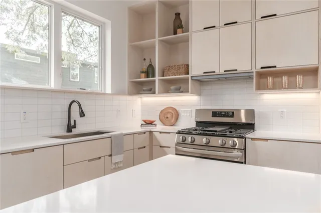 $4,200 | 921 Tillery Street, Unit B, Austin, TX 78702