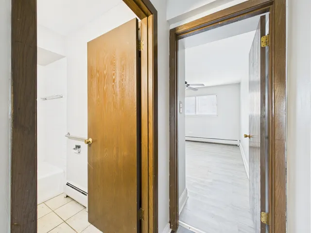 $1,350 | 11805 South Karlov Avenue, Unit 102, Alsip, IL 60803