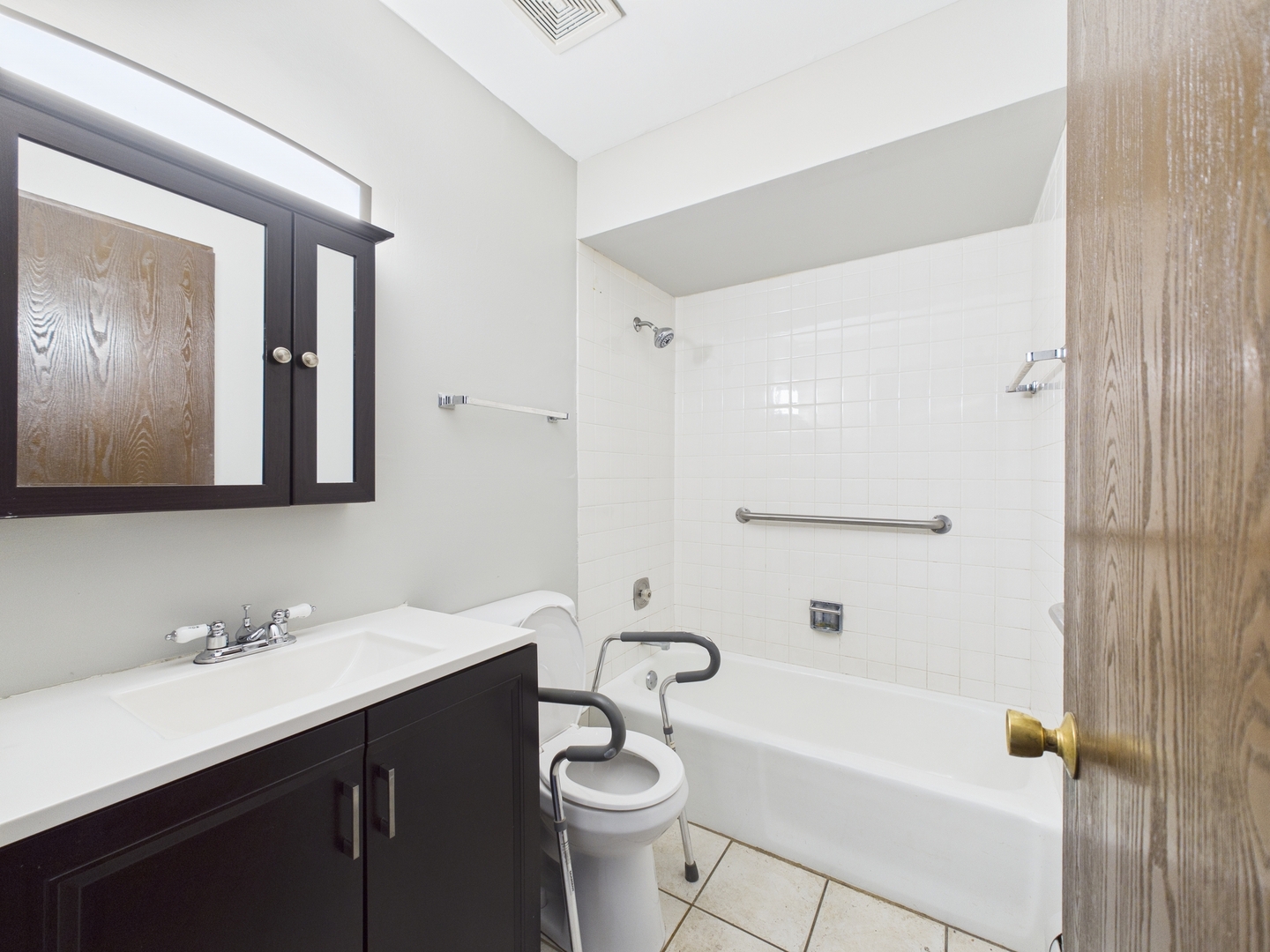 11805 South Karlov Avenue, Unit 102 Alsip, IL 60803 - Photo 14 of 19