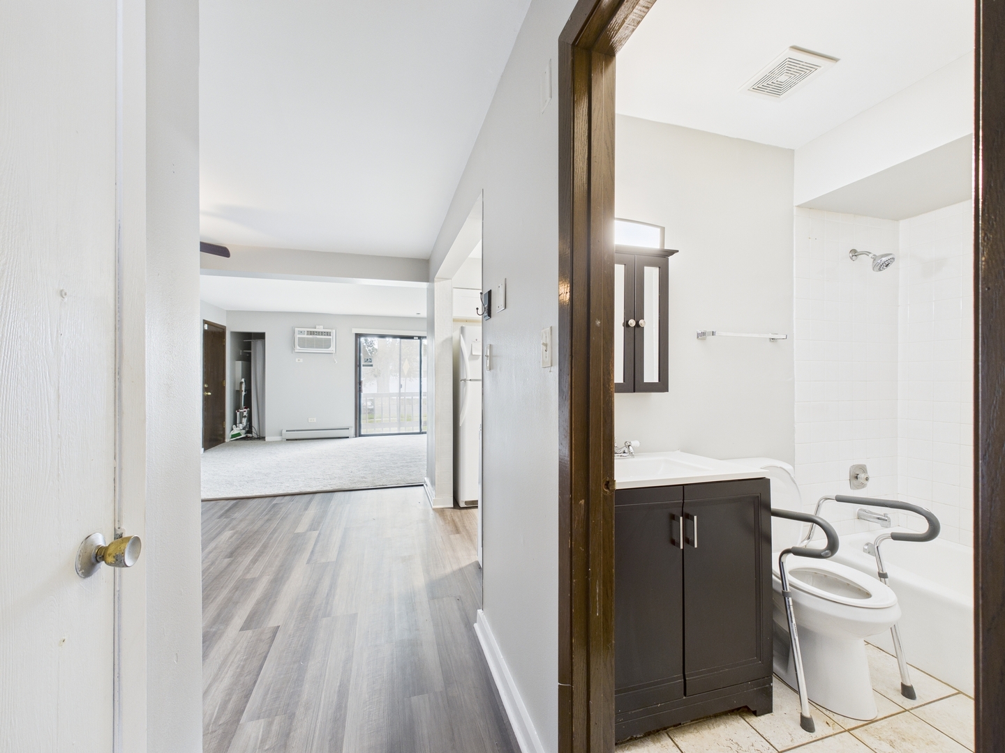 11805 South Karlov Avenue, Unit 102 Alsip, IL 60803 - Photo 16 of 19