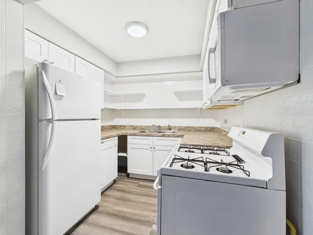 $1,350 | 11805 South Karlov Avenue, Unit 102, Alsip, IL 60803