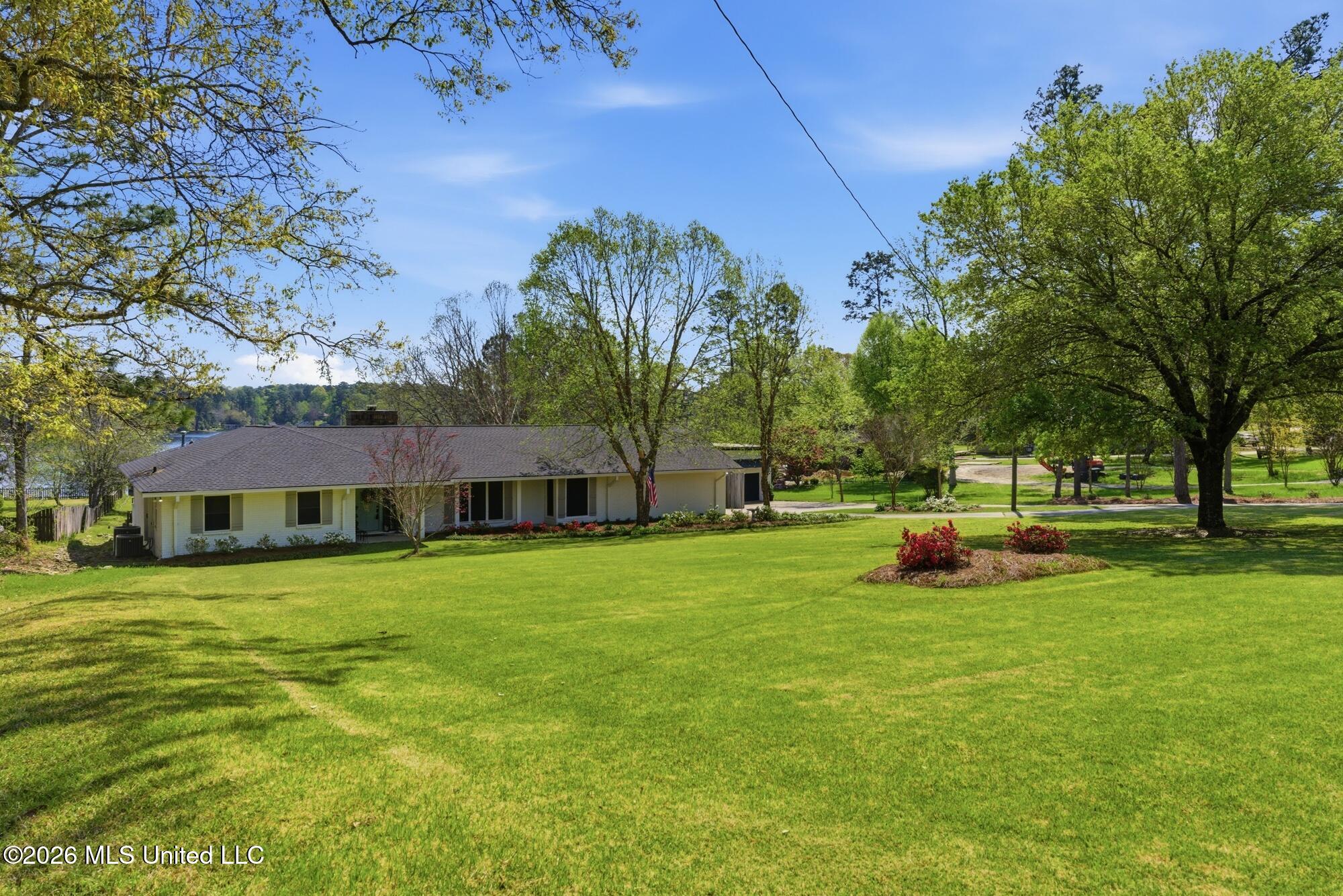 376 West Lake Road Hattiesburg, MS 39402 - Photo 2 of 74 2_dsc02020
