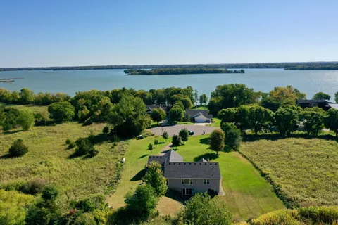 $470,000 | 7600 12th Street Northwest, Willmar, MN 56288