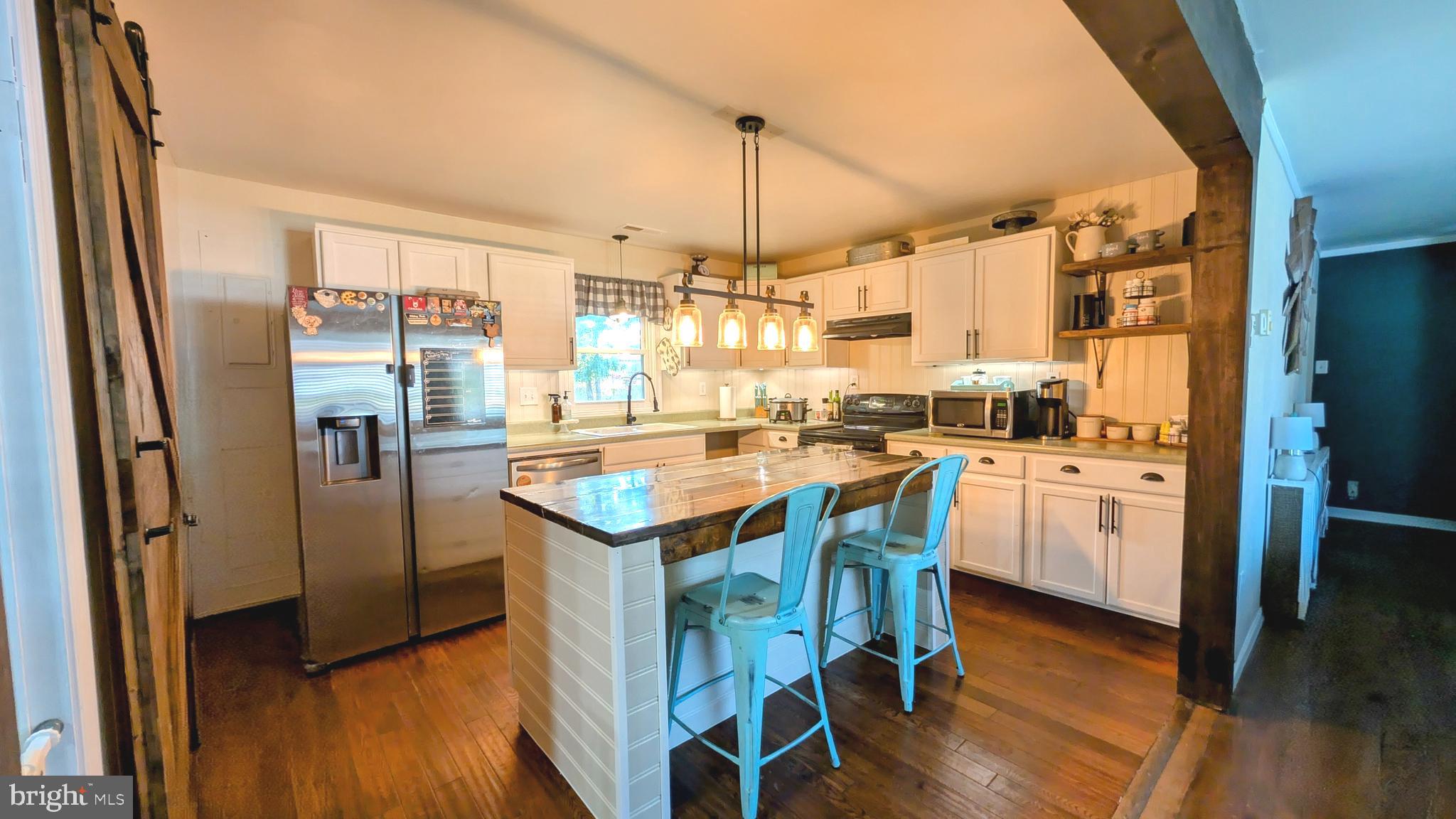 29329 Clearview Road Easton, MD 21601 - Photo 10 of 29 Open kitchen with breakfast island
