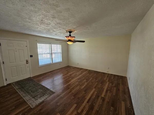 $154,500 | 14927 East Clearview Road, Mount Vernon, IL 62864