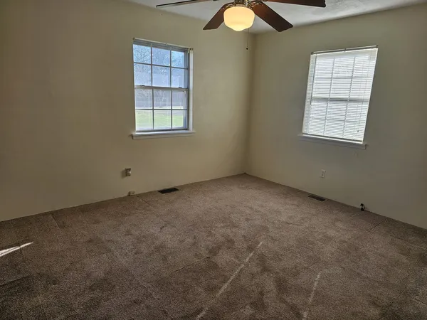 $154,500 | 14927 East Clearview Road, Mount Vernon, IL 62864