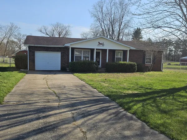 $154,500 | 14927 East Clearview Road, Mount Vernon, IL 62864