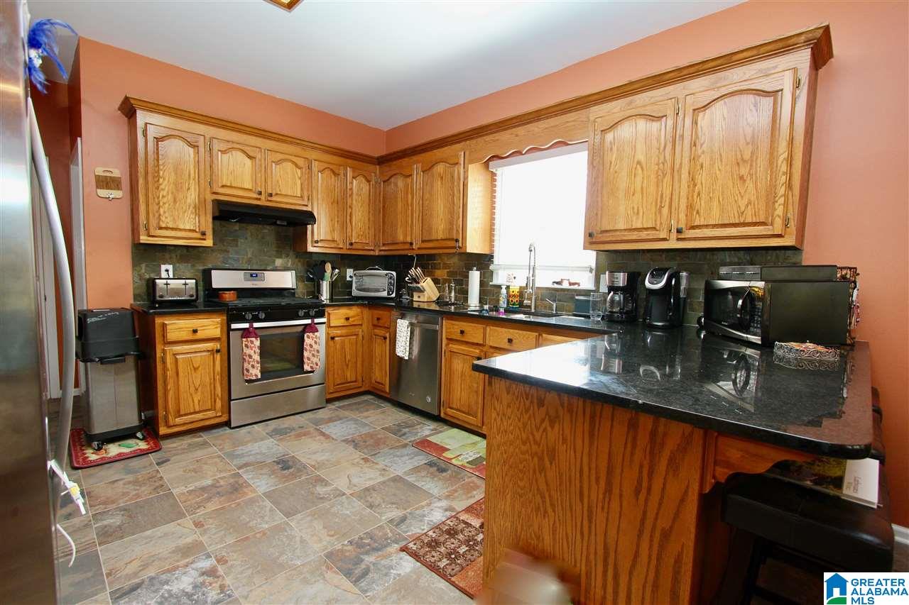 136 Heather Ridge Drive Pelham, AL 35124 - Photo 3 of 22
