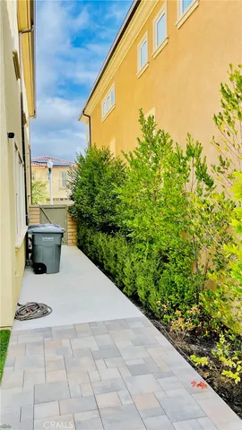 a view of yard from a balcony