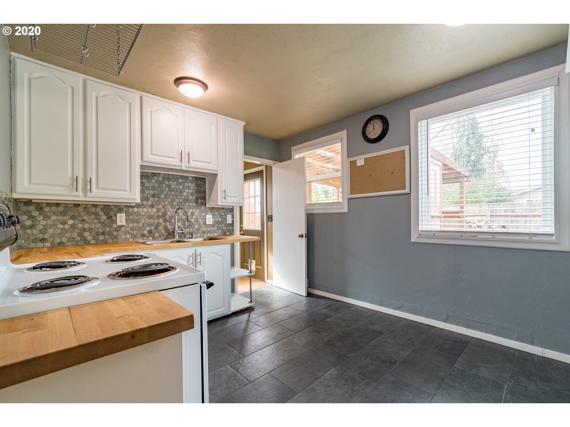5133 F Street Springfield, OR 97478 - Photo 9 of 32
