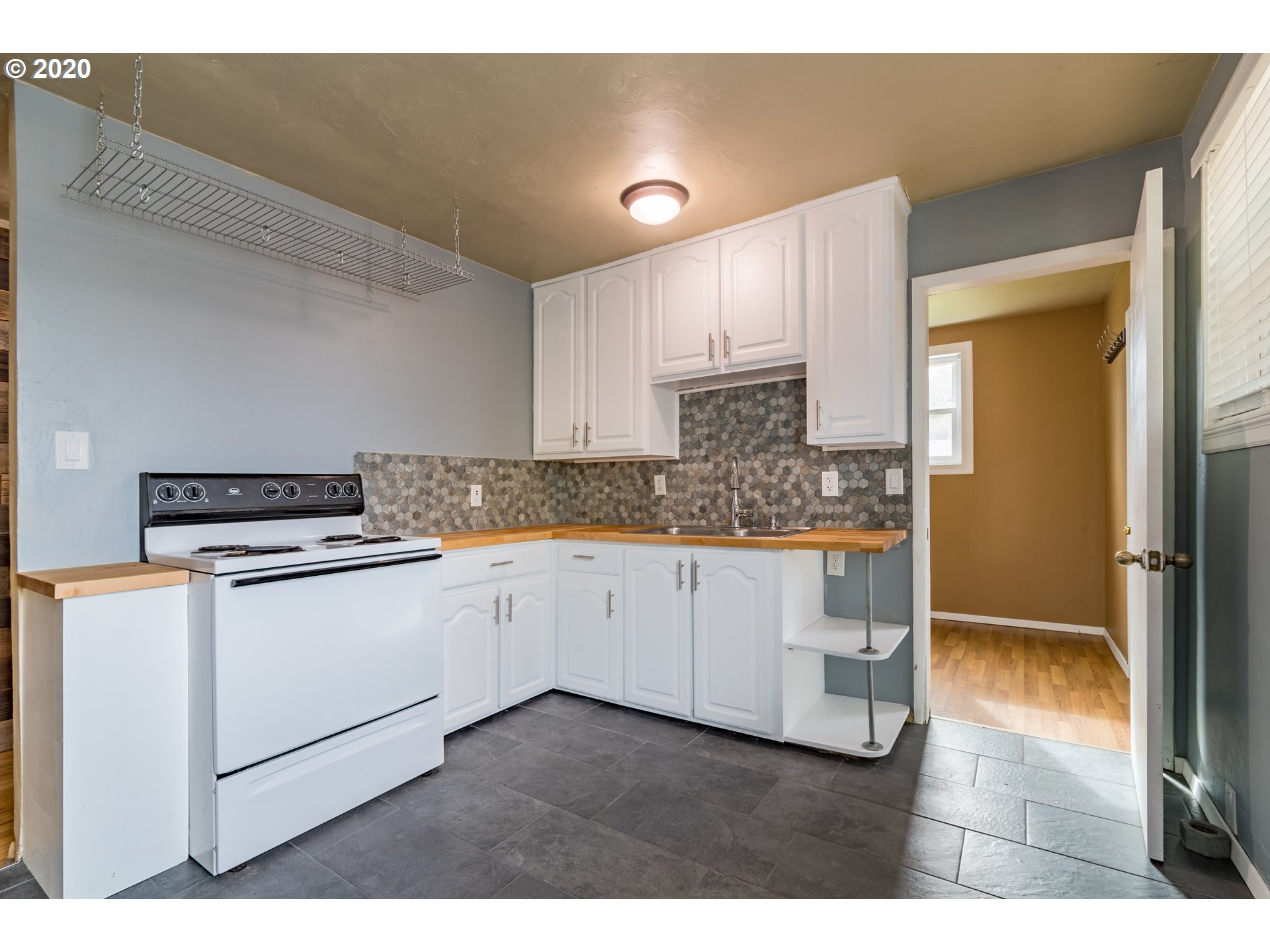 5133 F Street Springfield, OR 97478 - Photo 10 of 32