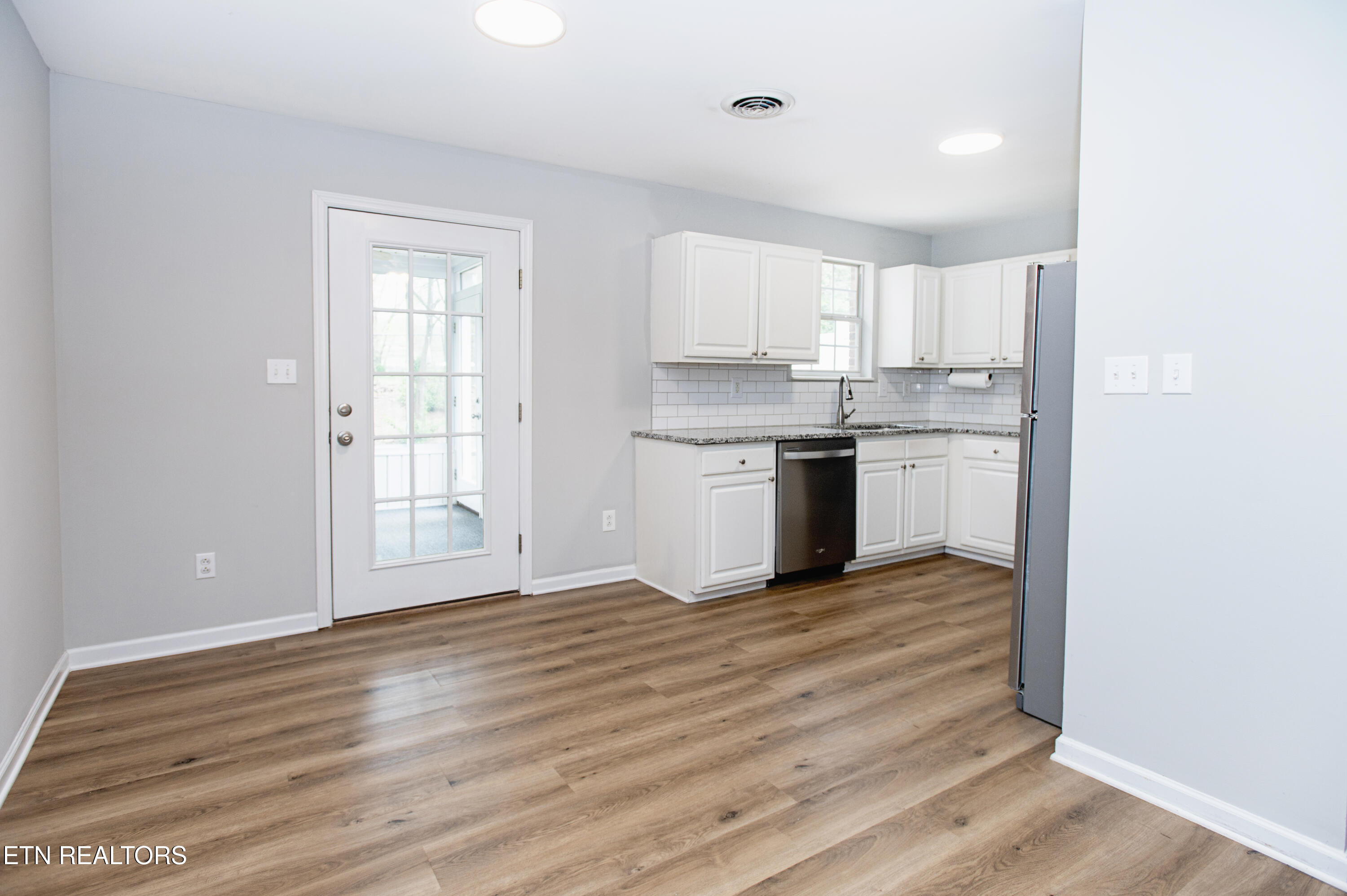 7628 Wren Garden Way Powell, TN 37849 - Photo 14 of 24 Kitchen