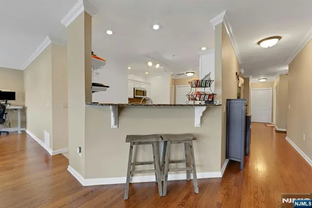 $599,000 | 155 The Promenade, Edgewater, NJ 07020