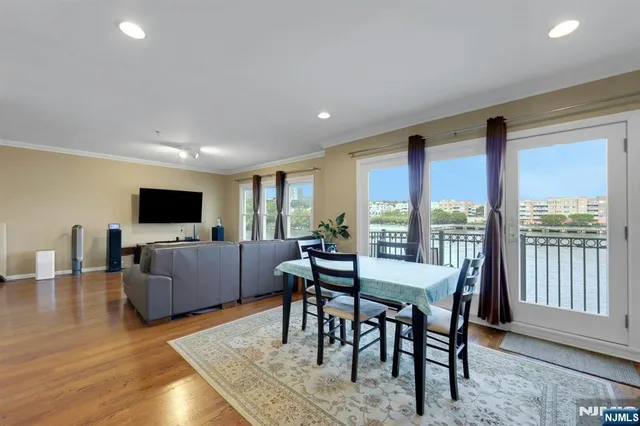 $599,000 | 155 The Promenade, Edgewater, NJ 07020