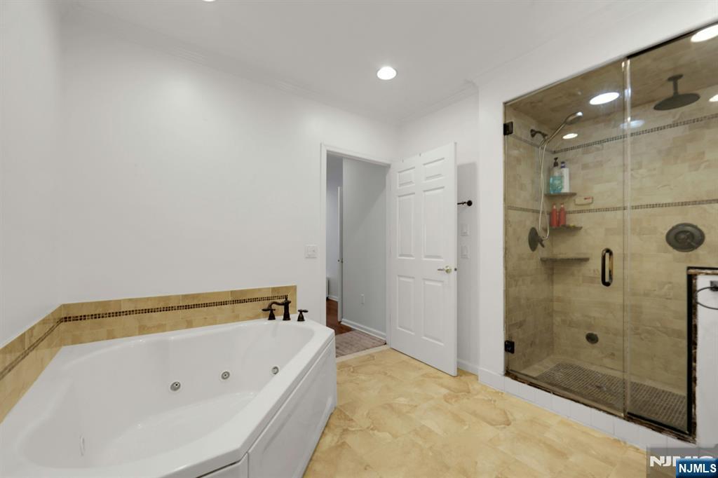 155 The Promenade Edgewater, NJ 07020 - Photo 25 of 29