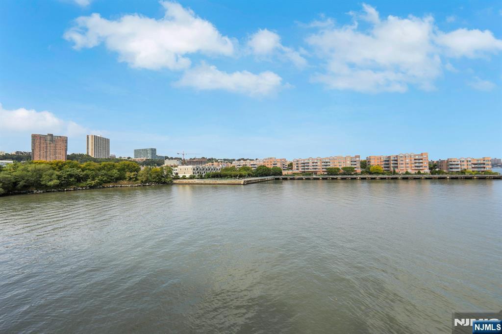 155 The Promenade Edgewater, NJ 07020 - Photo 27 of 29